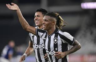 Botafogo pede 40 milhões de euros, mas Palmeiras tenta fechar por menos
