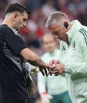 Lesão ameaça participação de Dibu Martínez na Copa