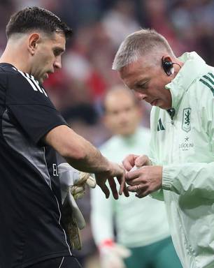 Lesão ameaça participação de Dibu Martínez na Copa