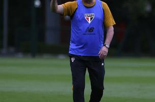Dorival Junior comandou atividade do Sao Paulo. (Foto: Rubens Chiri / Sao Paulo FC)