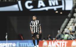 Dudu descarta saída do Atlético-MG e mira melhora no Galo
