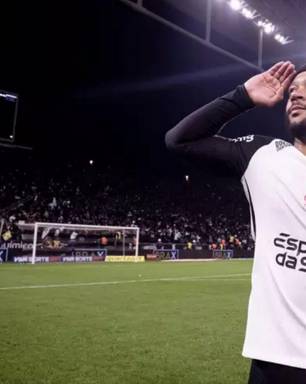 Memphis Depay aceita reduzir salário para ficar no Corinthians