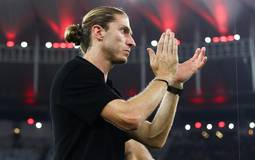 Filipe Luís pode assumir gigante turco após meses sem clube