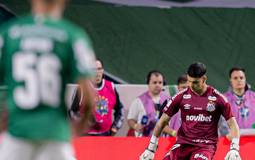 Gabriel Brazão, do Santos, é suspenso por quatro partidas
