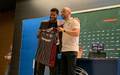 Hulk e apresentado pelo presidente do Fluminense Matheus Montenegro (Foto: Rafael Oliveira