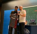 Hulk é apresentado pelo Fluminense no Maracanã