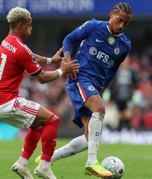 Barcelona enfrenta impasse por João Pedro