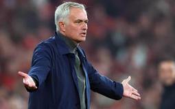 Futuro indefinido: Mourinho evita falar sobre renovação no Benfica
