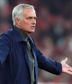 Futuro indefinido: Mourinho evita falar sobre renovação no Benfica