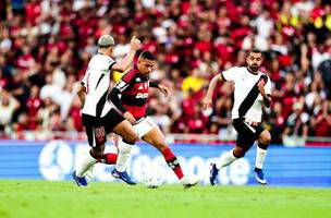 Lance de Flamengo x Vasco pelo 1o turno do Campeonato Brasileiro (Foto: GILVAN DE SOUZA/FLAMENGO)
