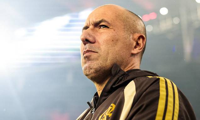 Flamengo é eliminado e Jardim evita falar em vexame