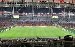 Fla vive clima de pressão com protestos e baixa presença de público no Maracanã