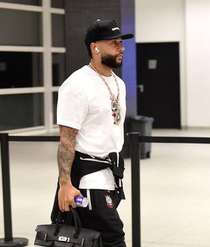 Corinthians avança em renovação com Memphis Depay