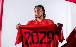 Michael Olise brilha no Bayern e entra na disputa pela Bola de Ouro