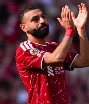Mohamed Salah se despede do Liverpool e não segura as lágrimas