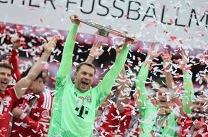 Neuer volta a ser convocado pela selecao alema (Foto: Alexandra BEIER / AFP)