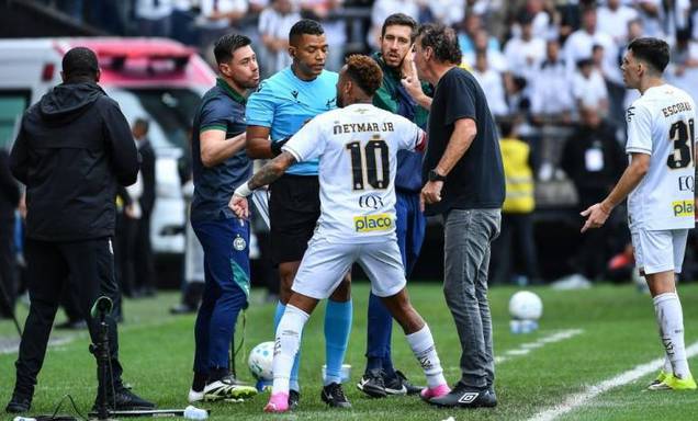 Erro de arbitragem tira Neymar de campo e gera polêmica