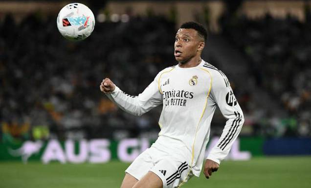Clima tenso: Mbappé discute com comissão e vira alvo de críticas