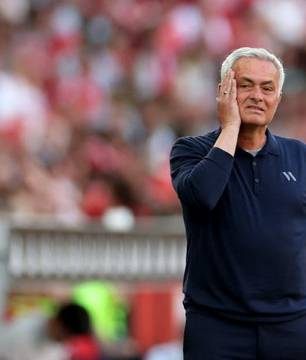 Mourinho responde rumores e nega acerto com o Real Madrid