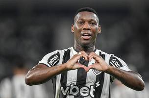 Patrick de Paula comemora gol - Botafogo x Bangu. (Foto: Thiago Ribeiro/AGIF)