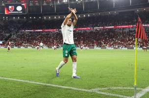 Paulinho em comemoracao contra o Flamengo. (Foto: Cesar Greco / SEP)