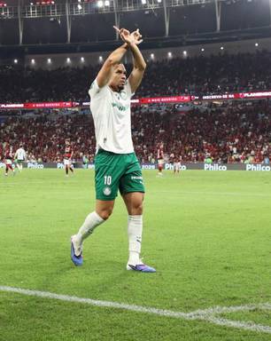 STJD absolve Paulinho de acusação por provocação contra torcedores do Flamengo