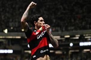 Pedro marcou o unico gol da partida (Foto: PAULO TI/THENEWS2/ESTADAO CONTEUDO)
