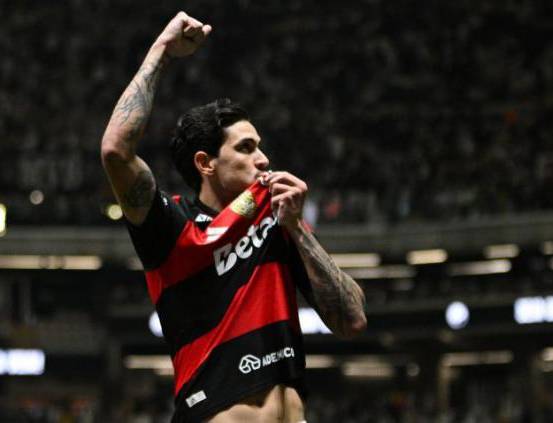 Pedro garante Flamengo nas oitavas da Libertadores
