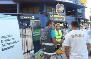 Projeto piloto realizado em marco de 2025 no estadio do Boca Juniors barrou entrada de devedores de pensao (Foto: Reproducao/X de Gabino Tapia)