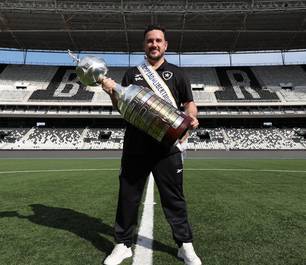 Vasco negocia contratação de ex-dirigente do Botafogo