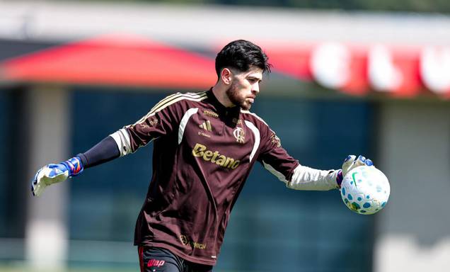 Rossi segue no Flamengo após clube recusar investida do Besiktas