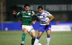 Palmeiras empata e Flamengo mira liderança no Brasileirão