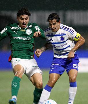 Palmeiras empata e Flamengo mira liderança no Brasileirão