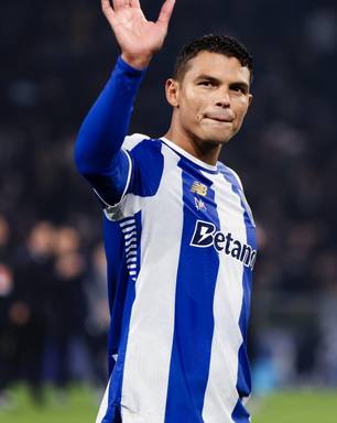 Porto quer renovar, mas futuro de Thiago Silva é incerto
