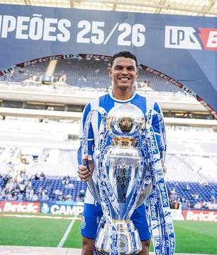 Thiago Silva se despede do Porto após breve retorno