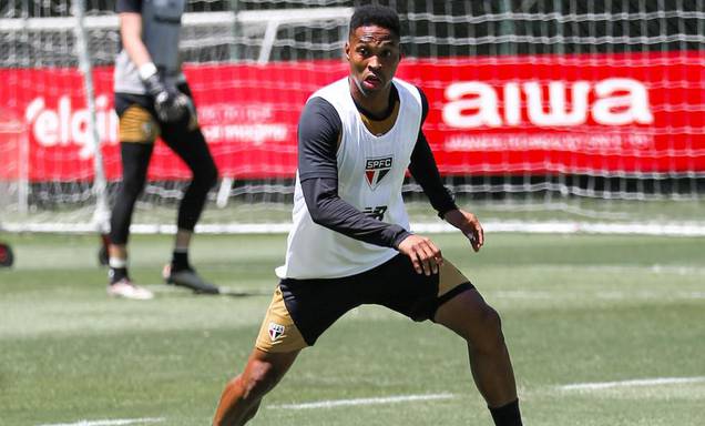 Cruzeiro demonstra interesse em lateral do São Paulo