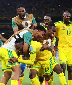 África do Sul avança na Copa com vitória histórica