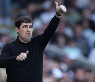 Liverpool escolhe Iraola para comandar equipe na próxima temporada