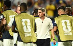Beccacece critica arbitragem após derrota do Equador