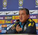 Carlos Alberto Parreira é internado novamente no Rio