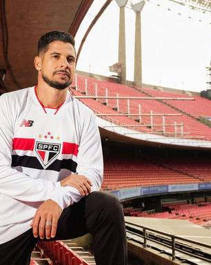 São paulo relança camisas de manga longa para torcedores
