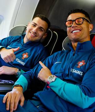 Com dois gols, Cristiano Ronaldo protagoniza momento marcante com Dalot