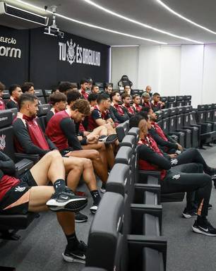 Corinthians volta ao trabalho e aguarda retorno de trio do elenco