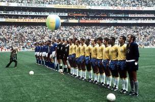 Esquadrao brasileiro perfilado antes de atuacao iconica e 4 x 1 contra a Italia, em 1970 (Foto: Reproducao/FIFA)