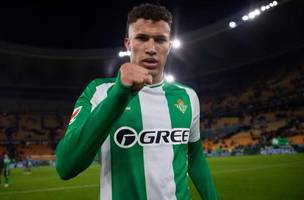 Flamengo realiza consulta pelo meio-campista Nelson Deossa do Real Betis da Espanha (Foto: Reproducao Internet)