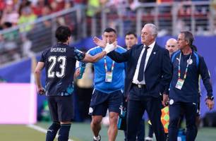 Gol relâmpago elimina Turquia e coloca Paraguai na briga pela classificação