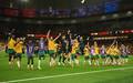 Jogadores da Australia comemoram vitoria sobre a Turquia. (Foto: Reuters/Simon Fearn
