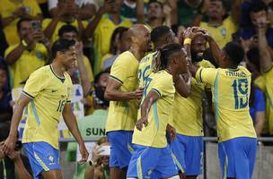 Jogadores da selecao festejam gol de Igor Thiago sobre o Panama (Foto: Alexandre Cassiano)