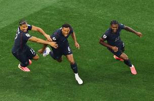 Jogadores dos Estados Unidos comemoram gol contra a Turquia. (Foto: REUTERS/Daniel Cole)