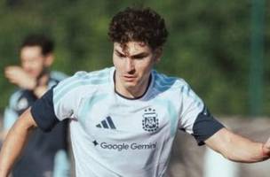 Julian Alvarez em treino pela selecao argentina (Foto: AFA / Divulgacao)